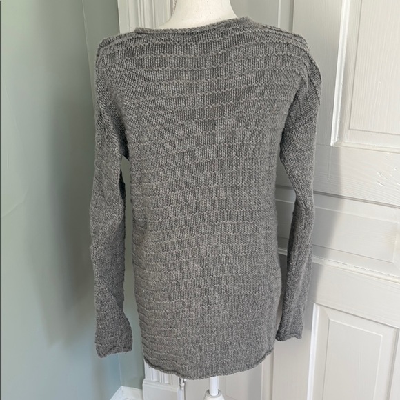 Eddie Bauer Gray chunky knit wool blend Sweater size medium - Picture 3 of 7